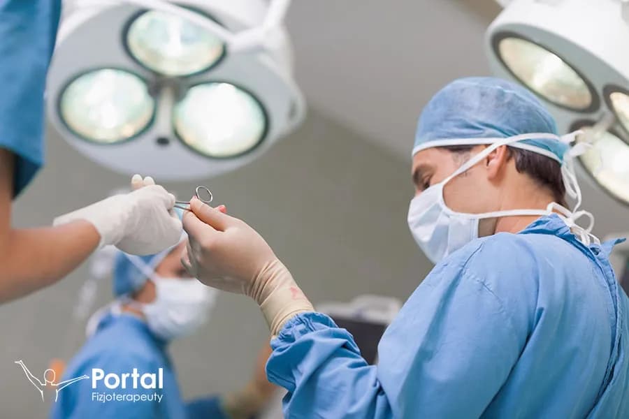 Jak zostać chirurgiem: kluczowe kroki i wymagania, które musisz znać