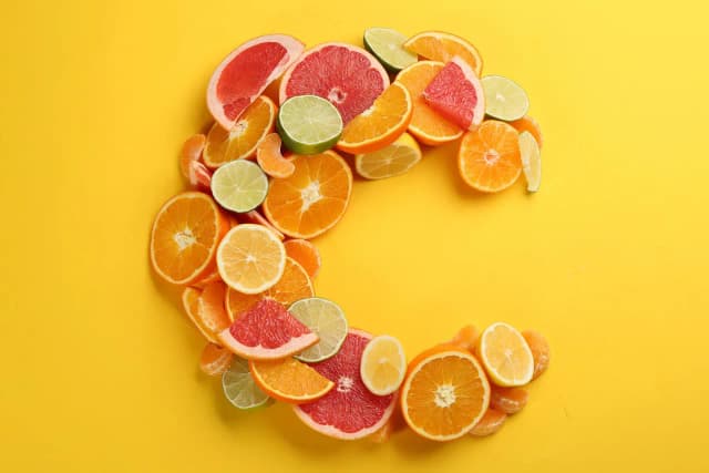 Z czym nie łączyć witaminy C suplementy, aby uniknąć negatywnych skutków