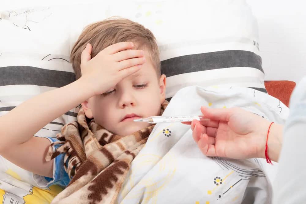 Kiedy podać lek na gorączkę u dziecka? Ważne wskazówki i porady