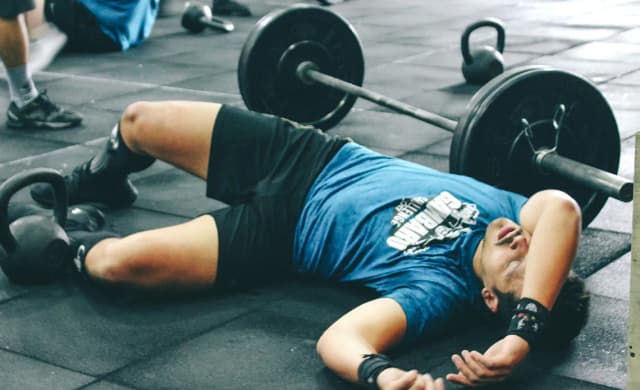 Jakie suplementy na regenerację przyspieszą twój powrót do formy?